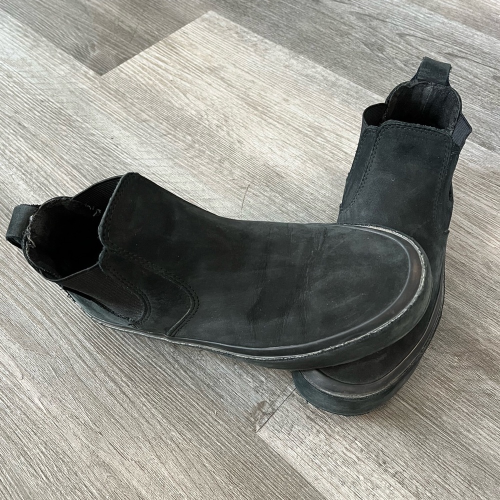 Black leather Vans slip-on mid l size 6.5 men’s